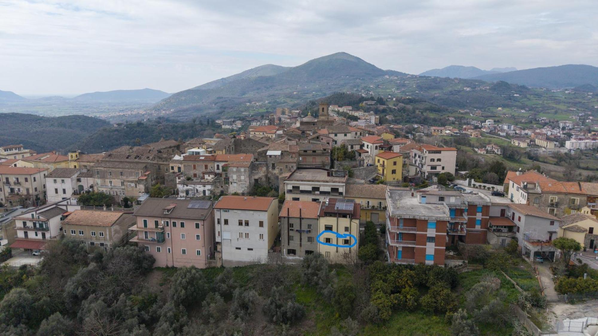 شقة Sotto La Torre Caiazzo المظهر الخارجي الصورة