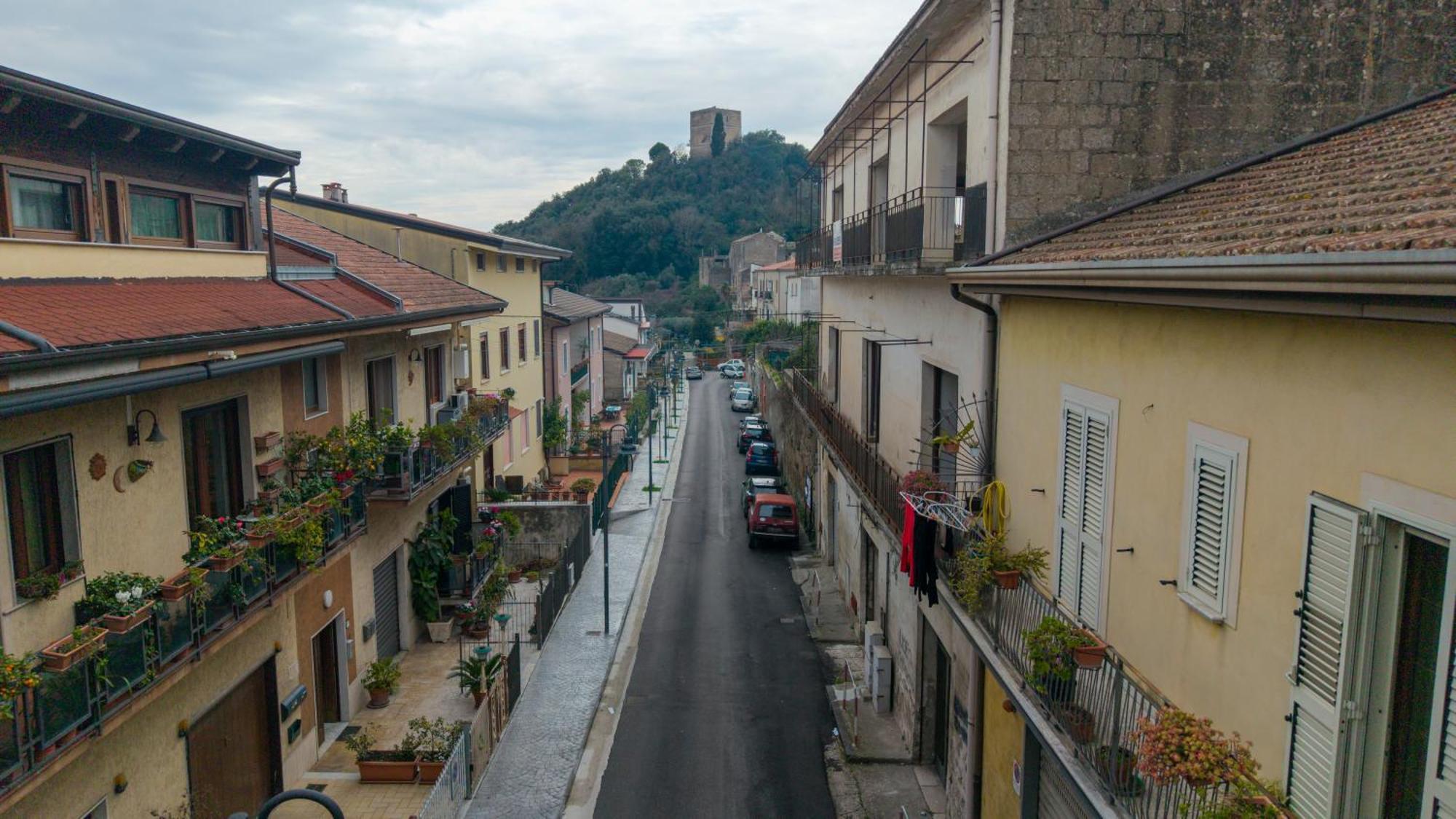 شقة Sotto La Torre Caiazzo المظهر الخارجي الصورة